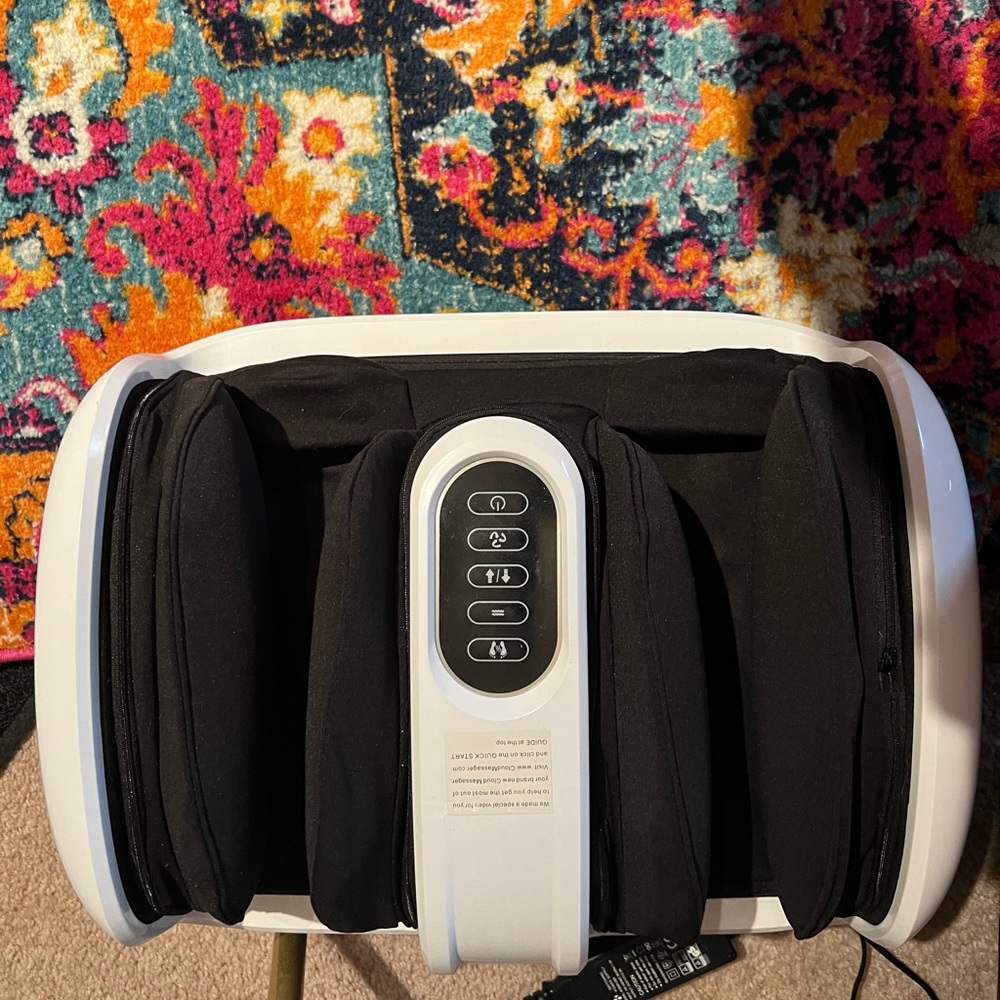 Cloud foot and calf massager. Rarely used, great condition. Easy to use. No box.
